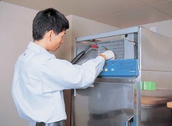 冷凍・冷蔵庫　熱交換器クリーニングサービス画像0
